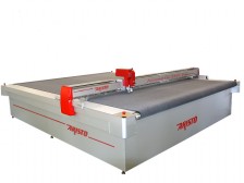 Table de d�coupe ARISTO GL avec convoyeur