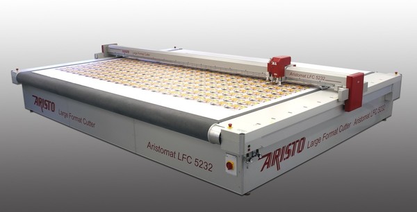 Tables de découpe numérique ARISTO série LFC (Production très grand format)